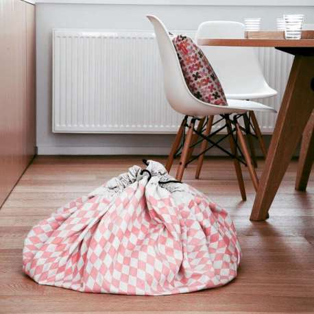 Classic Pillows Maharam - Quatrefoil Pink - vitra - Alexander Girard - Textiles - Furniture by Designcollectors