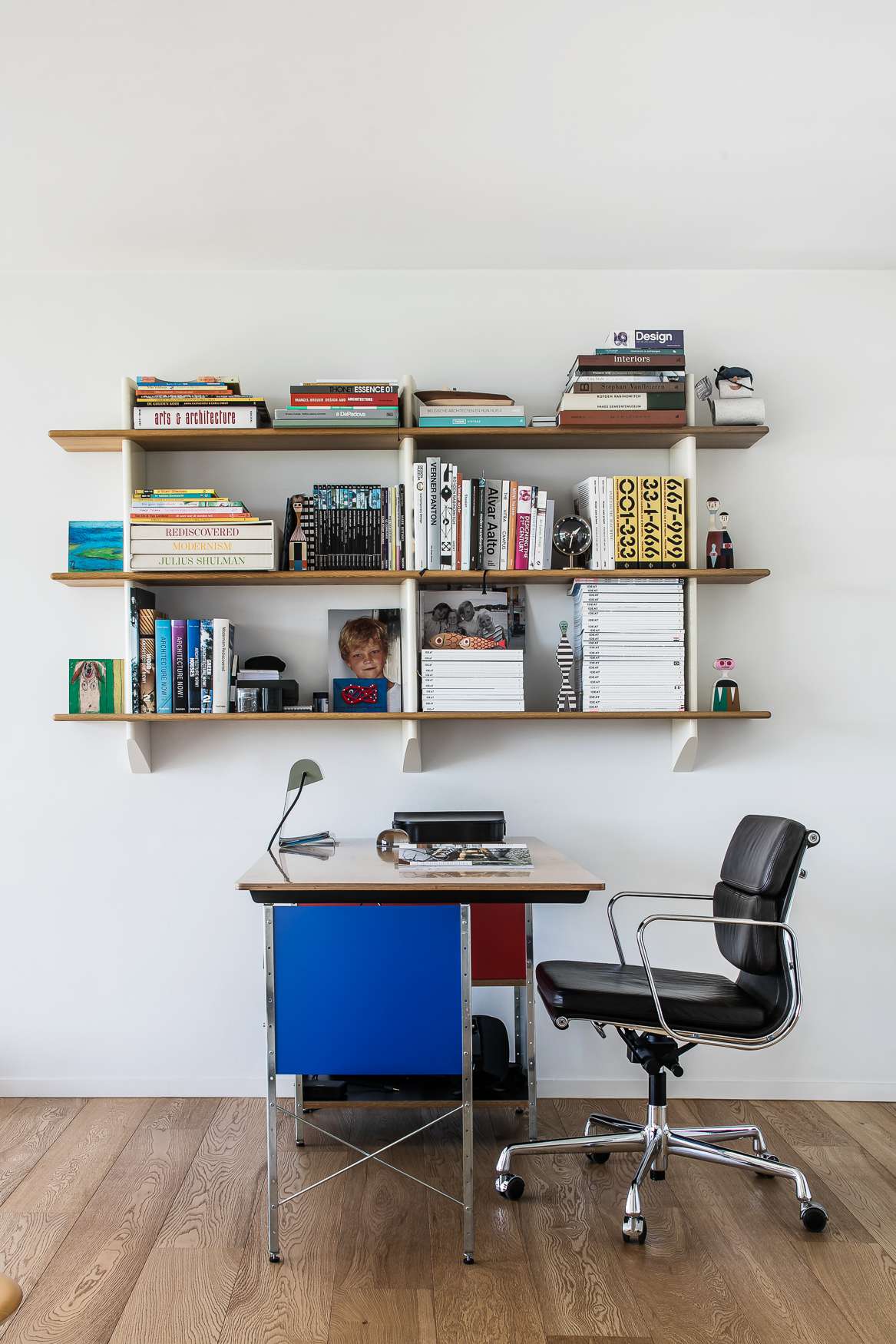 Eames desk unit (EDU) Vitra by Charles & Ray Eames, 1949 The biggest