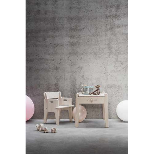 CH411 Peters Table pour enfants - Carl Hansen & Son - Hans Wegner - Accueil - Furniture by Designcollectors