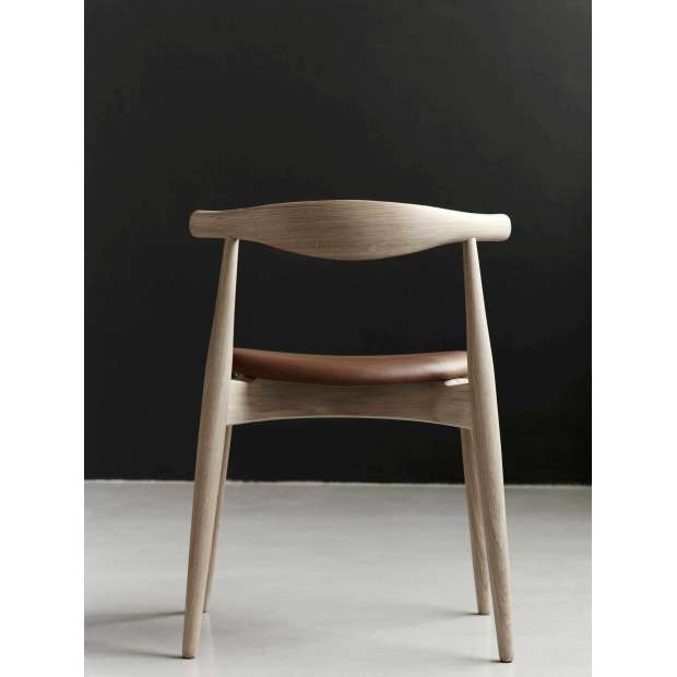 CH20 Elbow Chair Chaise - Carl Hansen & Son - Hans Wegner - Accueil - Furniture by Designcollectors