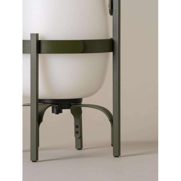 Cestita Alubat Olive Green - Santa & Cole - Miguel Milá - Tafellampen - Furniture by Designcollectors