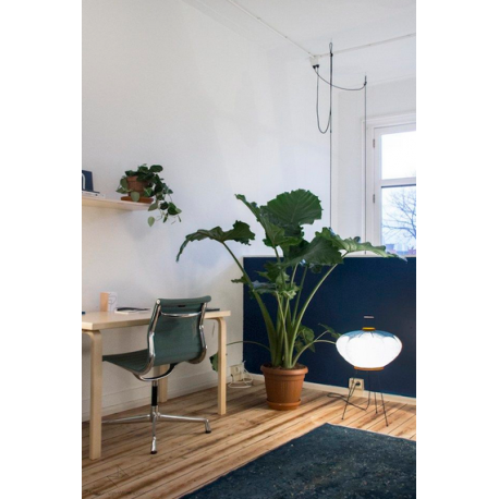 Akari 9AD Floor Lamp - vitra - Isamu Noguchi - Lighting - Furniture by Designcollectors