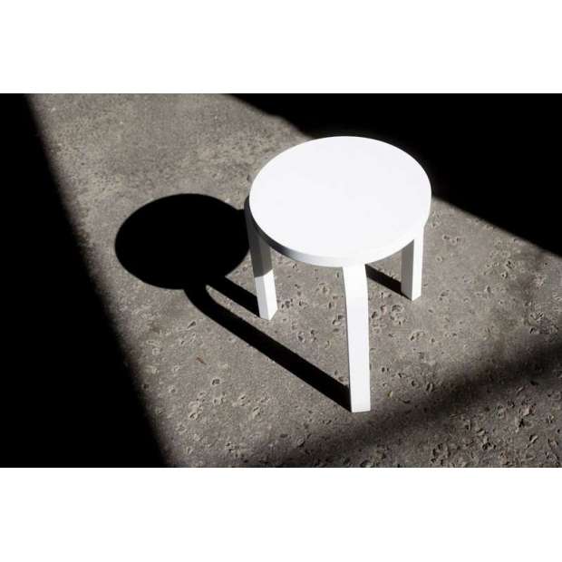 60 Stool 3 Legs White Lacquered - Artek - Alvar Aalto - Home - Furniture by Designcollectors