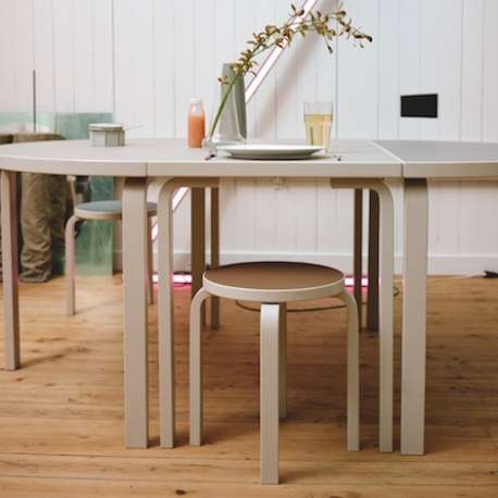 E60 Stool 4 Legs Natural Green - artek - Alvar Aalto - Accueil - Furniture by Designcollectors