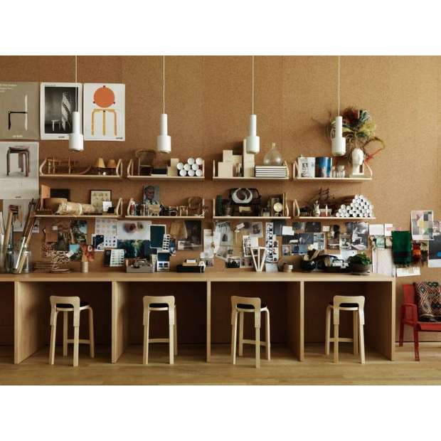 High Chair K65 Barstoel Naturel gelakt, zwarte zitting - Artek - Alvar Aalto - Home - Furniture by Designcollectors