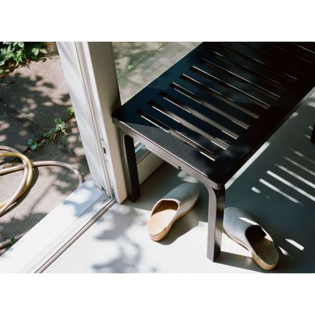 153B Bench Black - Artek - Alvar Aalto - Stools & Benches - Furniture by Designcollectors