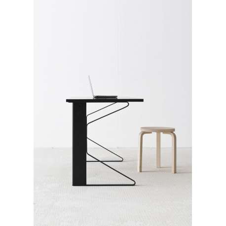 REB 005 Kaari desk, Black HPL, black oak - artek - Ronan and Erwan Bouroullec - Accueil - Furniture by Designcollectors