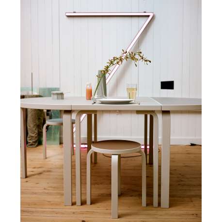 95 Table half-round, White HPL - artek - Alvar Aalto - Accueil - Furniture by Designcollectors