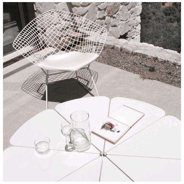 Bertoia Diamond Armstoel, zonderbekleding: Buiten Wit - Knoll - Harry Bertoia - Outdoor Dining - Furniture by Designcollectors