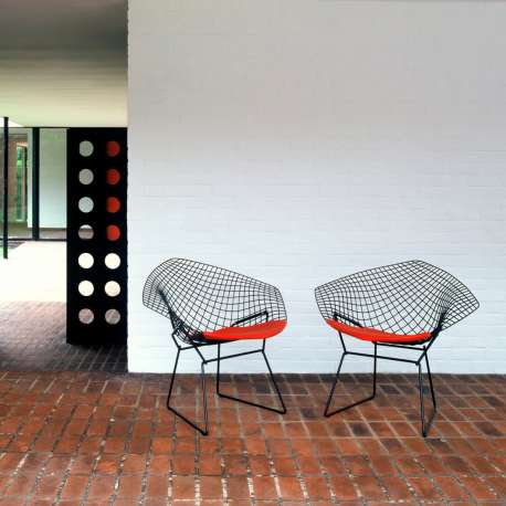 Bertoia Diamond Armchair unupholstered: Outdoor Black - Knoll - Harry Bertoia - Outdoor Dining - Furniture by Designcollectors