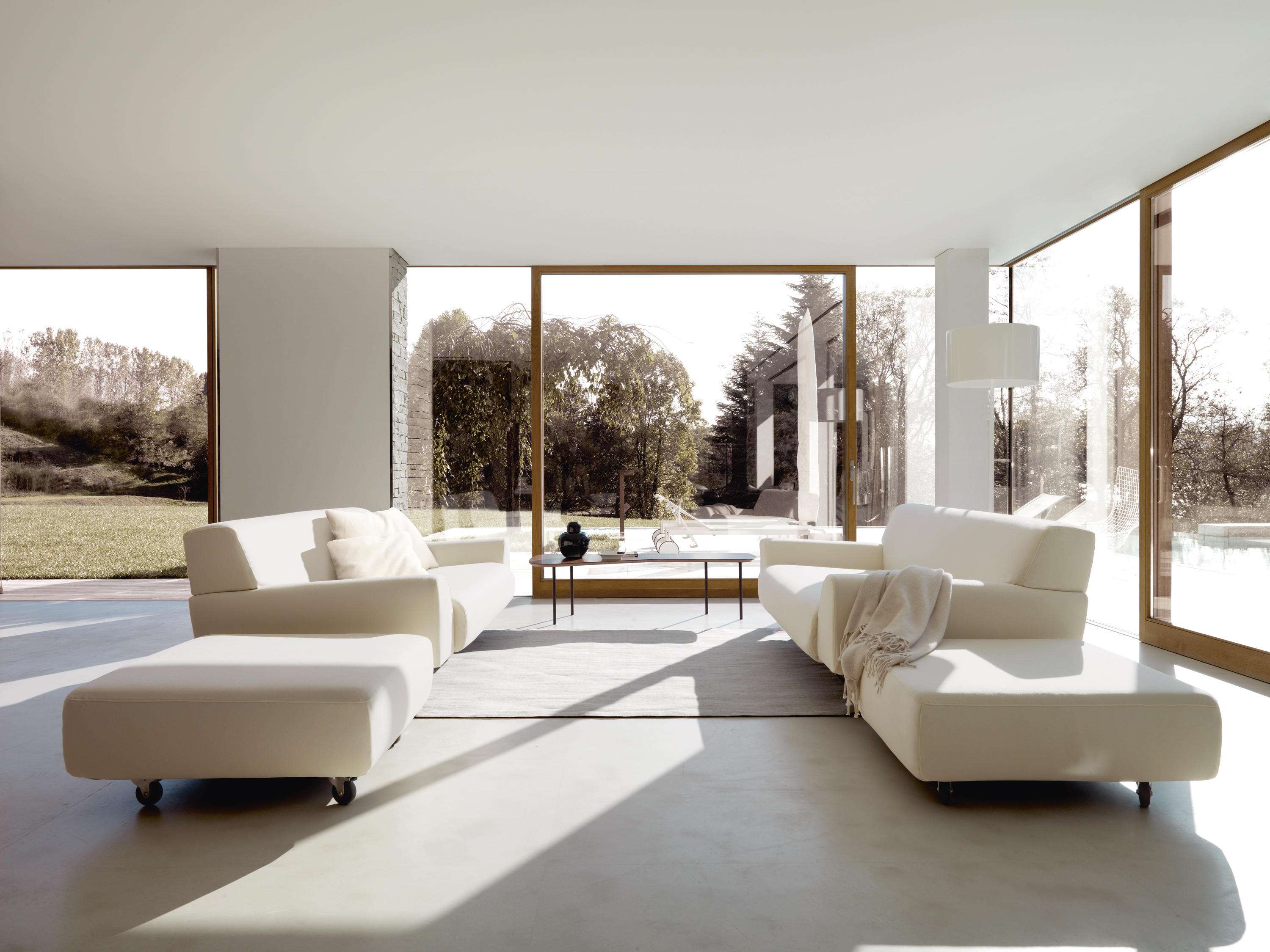 Girard Coffee table, Walnut (H: 41 cm) Knoll by Alexander Girard, 1948 ...