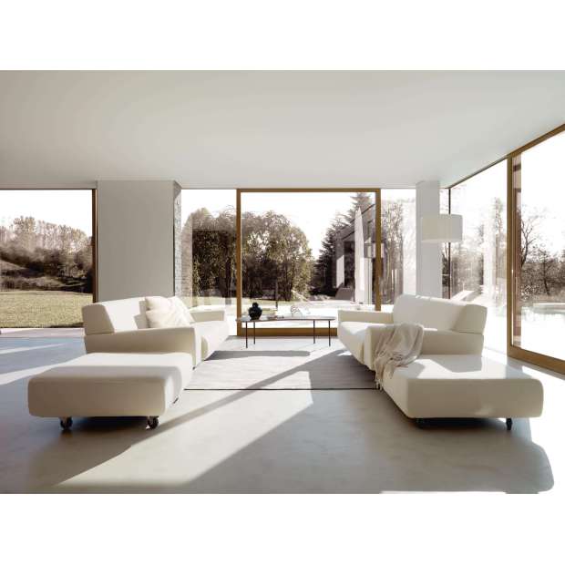 Girard Low Coffee table, Walnut - Knoll - Alexander Girard - Tafels - Furniture by Designcollectors