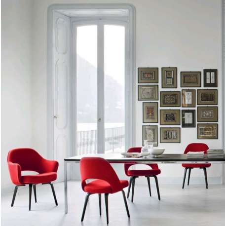 Saarinen Conference Chair, Ebonized wooden legs, Alpaca Ice - Knoll - Eero Saarinen - Stoelen - Furniture by Designcollectors