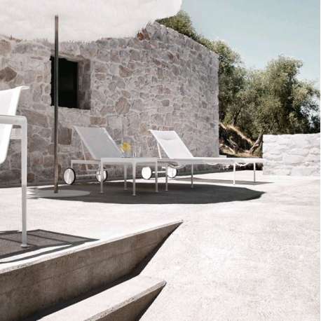 Schultz Adjustable Chaise Lounge 1966 Outdoor, White - Knoll - Richard Schultz - Extérieur - Furniture by Designcollectors