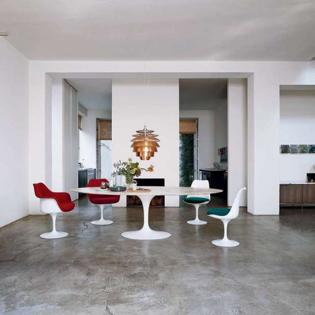 Tulip Armchair White Shell and base, Tonus Bright Red - Knoll - Eero Saarinen - Stoelen - Furniture by Designcollectors