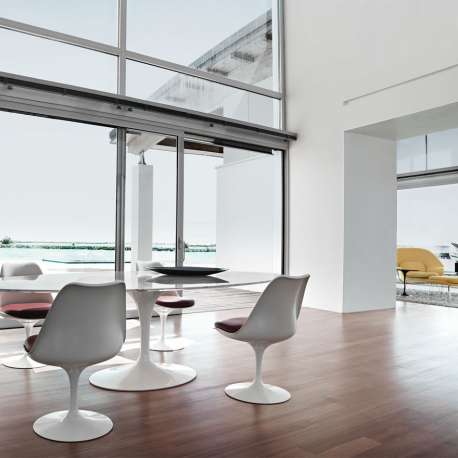 Tulip Chair white shell and base with swivel, EVA Steel - Knoll - Eero Saarinen - Stoelen - Furniture by Designcollectors