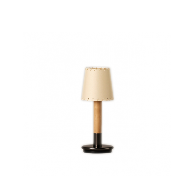 Básica Mínima Batería, Stitched beige parchment - Santa & Cole - Santa & Cole Team - Tafellampen - Furniture by Designcollectors