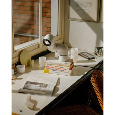 Tatu Lamp, Wit - Santa & Cole -  - Desk Lamp - Furniture by Designcollectors