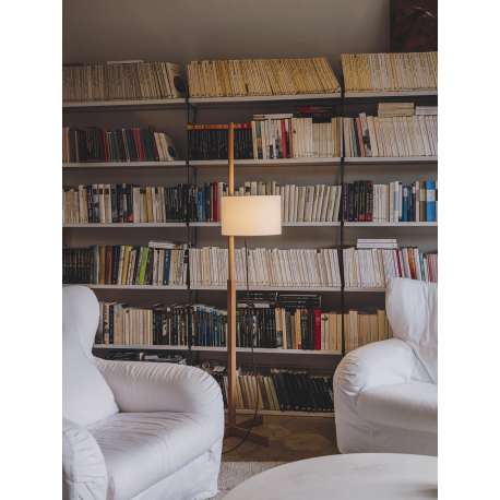 TMM Floor Lamp, Natural Oak, Beige - Santa & Cole - Miguel Milá - Lampes sur Pied - Furniture by Designcollectors