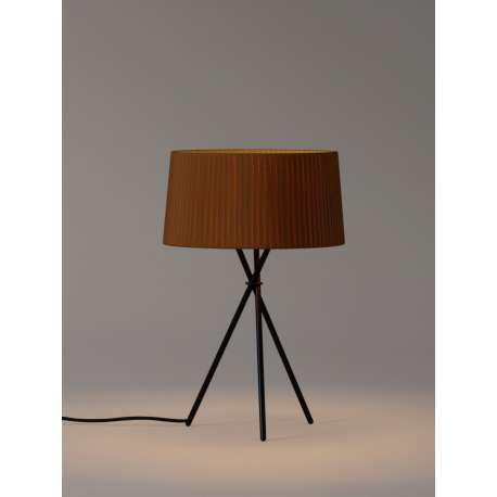 Tripode M3 Lampe de table, Mustard - Santa & Cole - Santa & Cole Team - Lampes de Table - Furniture by Designcollectors