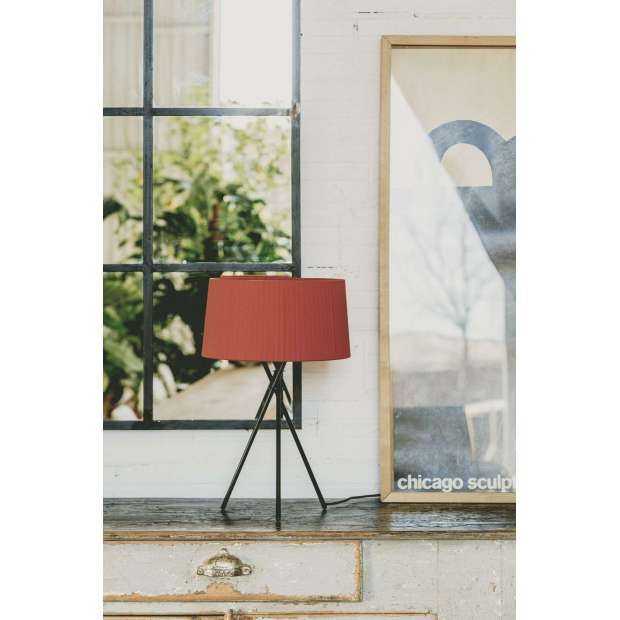 Tripode M3 Tafellamp, Red-Amber - Santa & Cole - Santa & Cole Team - Tafellampen - Furniture by Designcollectors