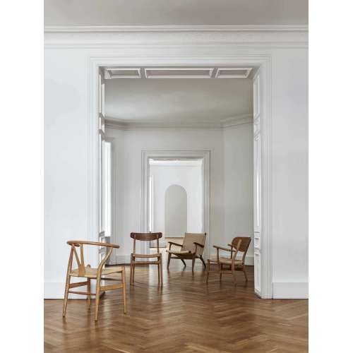 CH23 Dining chair, Walnut - Carl Hansen & Son - Hans Wegner - Accueil - Furniture by Designcollectors