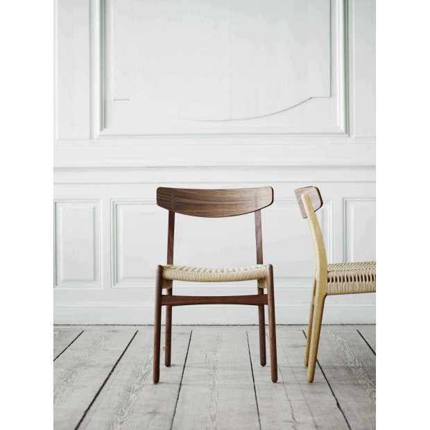 CH23 Dining chair, Walnut - Carl Hansen & Son - Hans Wegner - Accueil - Furniture by Designcollectors