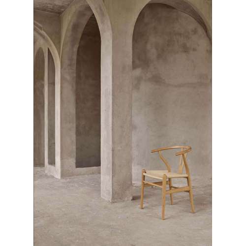CH24 Wishbone Chair, Oiled oak, Natural cord - Carl Hansen & Son - Hans Wegner - Accueil - Furniture by Designcollectors