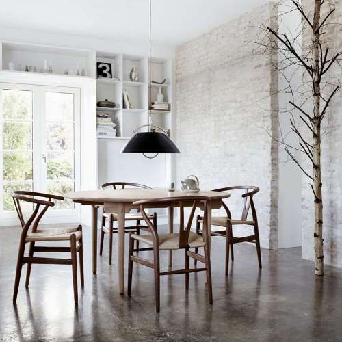 CH24 Wishbone Chair, Olied walnut, Natural cord - Carl Hansen & Son - Hans Wegner - Chaises - Furniture by Designcollectors