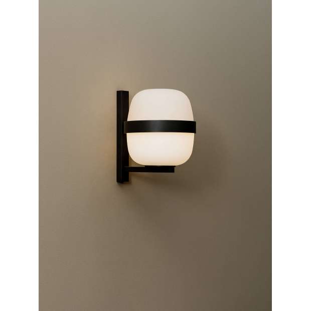 Wally Cestita Wall Lamp, Bronze finish, White opal glass lampshade - Santa & Cole - Miguel Milá - Appliques Murales - Furniture by Designcollectors