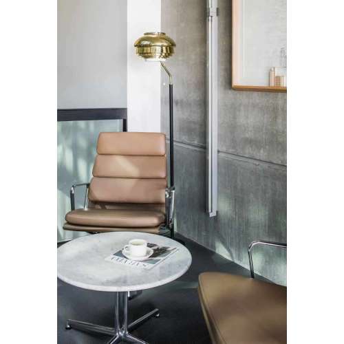 Soft Pad Chair EA 216 Stoel - Leather premium chestnut/brown - Vitra - Charles & Ray Eames - Home - Furniture by Designcollectors
