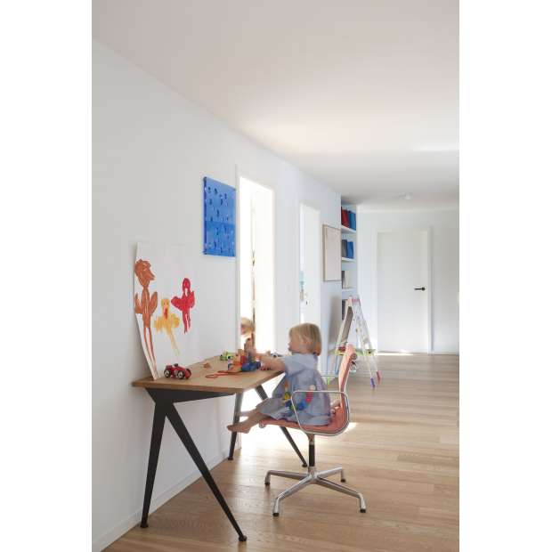 Compas Direction Desk - Natural oak - Deep black - Vitra - Jean Prouvé - Home - Furniture by Designcollectors