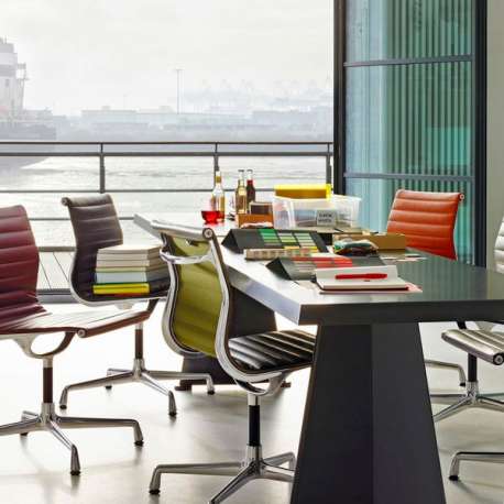 Alu Chair EA 103 - vitra - Charles & Ray Eames - Home - Furniture by Designcollectors