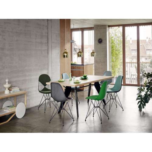 Eames Fiberglass Chairs: DSX - Eames ochre light - Basic dark powder coated - Vitra - Charles & Ray Eames - Fiberglass - Furniture by Designcollectors