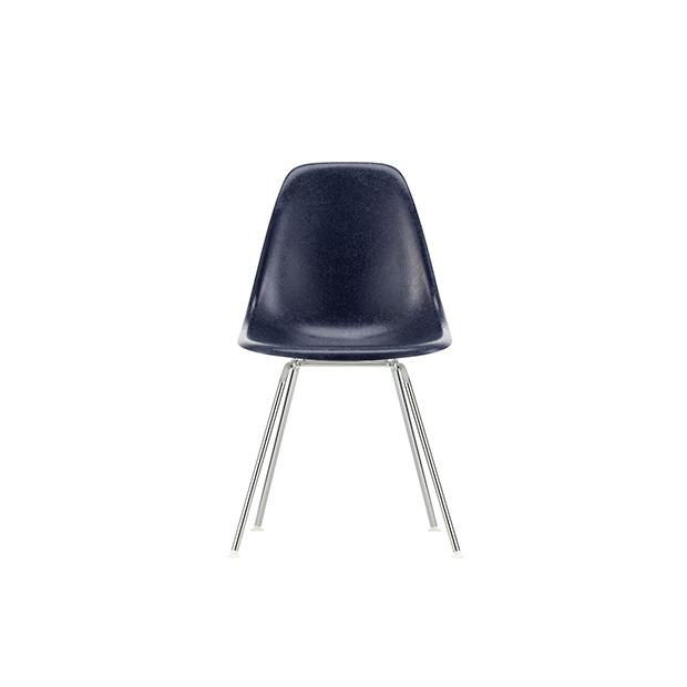 Eames Fiberglass Chairs: DSX Chaise - Eames navy blue - Chromed - Vitra - Charles & Ray Eames - Fiberglass - Furniture by Designcollectors