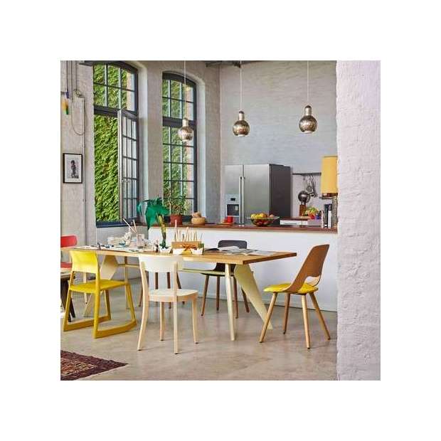 EM Table (bois) - Solid oak - mint powder-coated - Vitra - Jean Prouvé - Tables - Furniture by Designcollectors