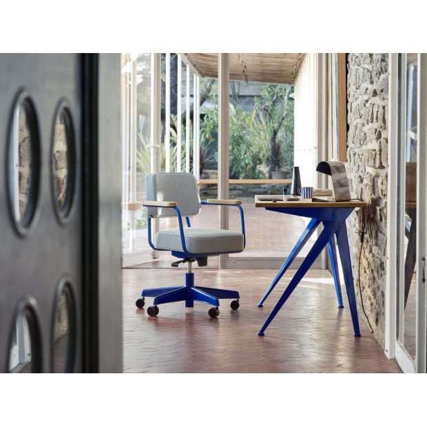 Lampe de Bureau - Bleu marcoule - Vitra - Jean Prouvé - New Jean Prouvé Collection - Furniture by Designcollectors