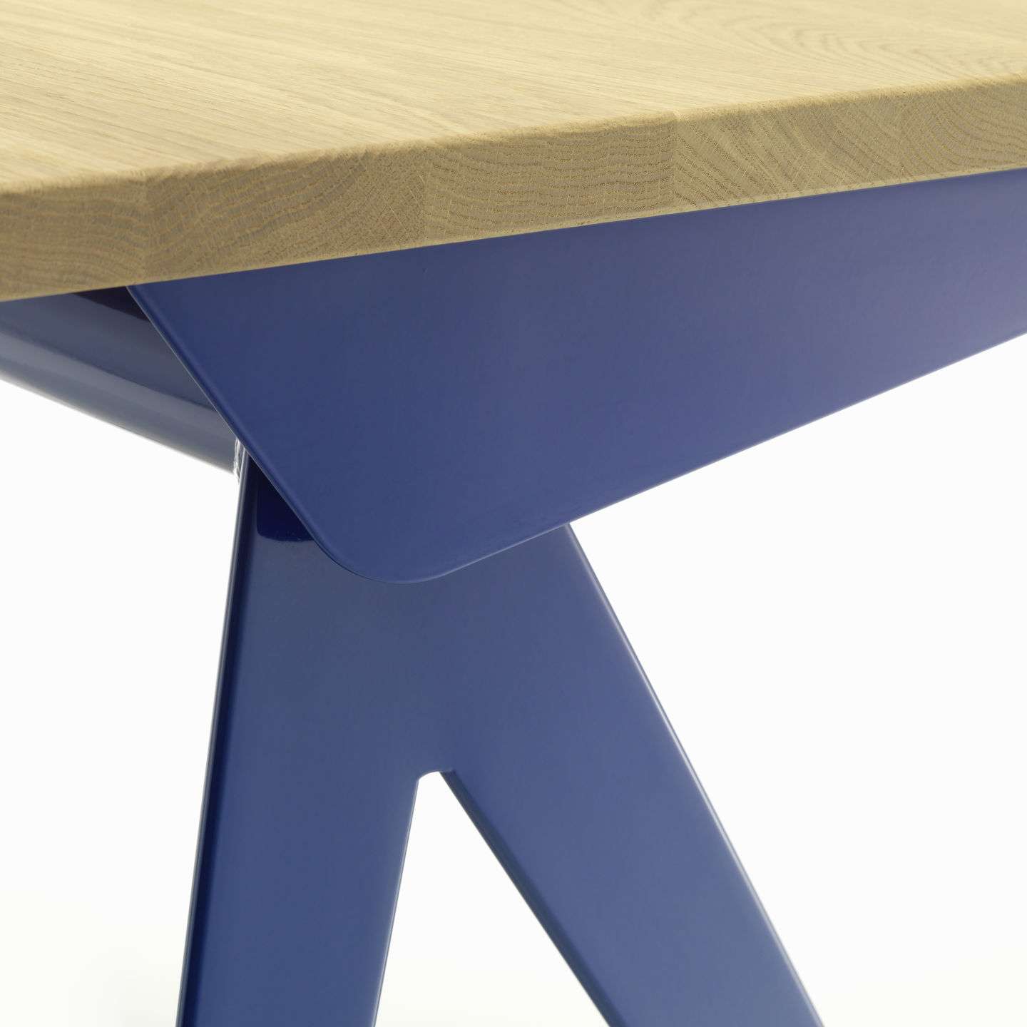 Compas Direction Desk Natural oak Bleu Marcoule Vitra by Jean