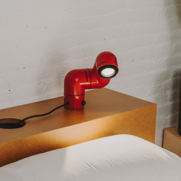 Tatu Lamp, Rood - Santa & Cole -  - Desk Lamp - Furniture by Designcollectors