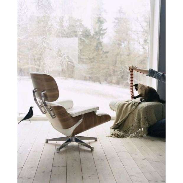 Lounge Chair & Ottoman White, classic dimensions - Vitra - Charles & Ray Eames - Accueil - Furniture by Designcollectors