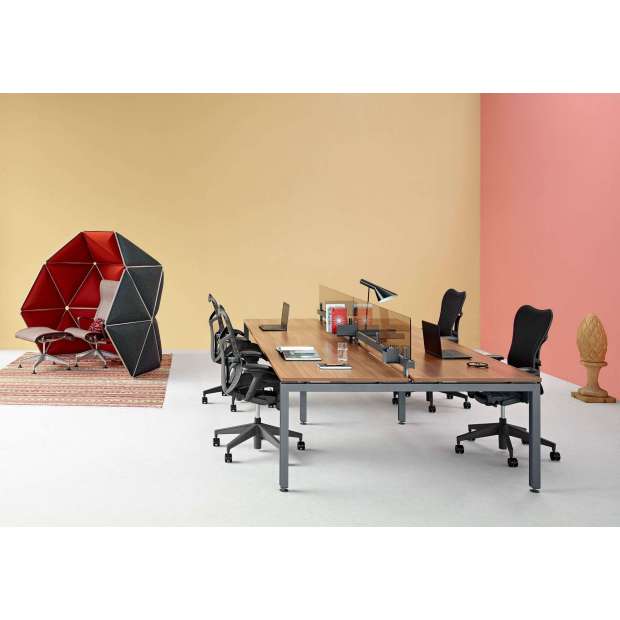Mirra 2 Chair - Graphite, Butterfly suspension back - Herman Miller - Studio 7.5 - Office Chairs - Furniture by Designcollectors