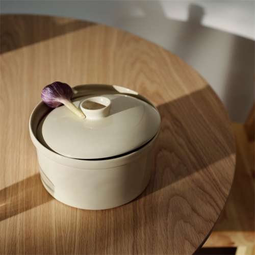 Teema Pot with lid 2,3L linen - Iittala - Kaj Franck - Accueil - Furniture by Designcollectors