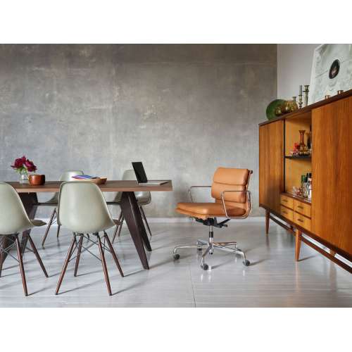 Soft Pad Group EA 217 - Leather Premium - Chrome - Camel - Vitra - Charles & Ray Eames - Accueil - Furniture by Designcollectors