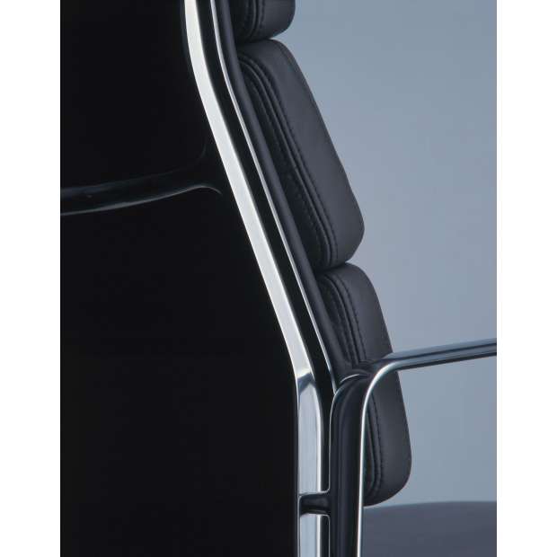 Soft Pad Chair EA 219 - Leder - Verchroomd - Nero/Nero - Vitra - Charles & Ray Eames - Home - Furniture by Designcollectors