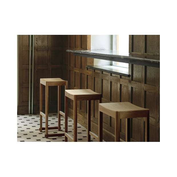 Atelier Bar Stool H 75 cm Oak Natural lacquered - Artek - TAF Studio - Barstools - Furniture by Designcollectors