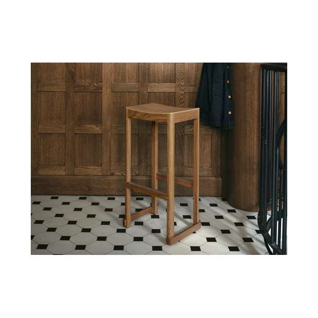 Atelier Bar Stool H 75 cm Oak Natural lacquered - Artek - TAF Studio - Barstools - Furniture by Designcollectors
