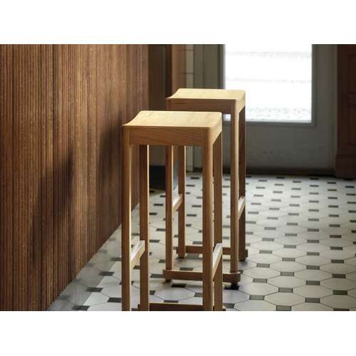 Atelier Bar Stool H 65 cm Oak Natural lacquered - Artek - TAF Studio - Barstools - Furniture by Designcollectors