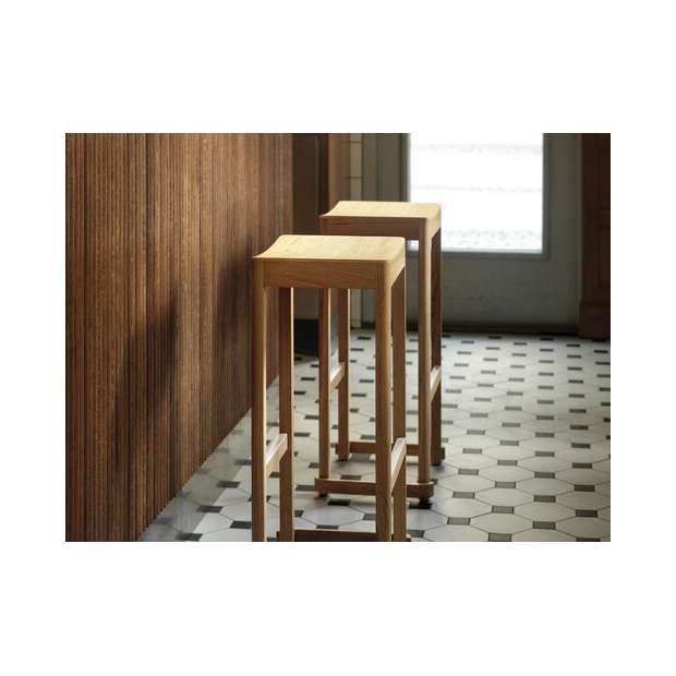 Atelier Barstoel - Beuk - Natural Lacquered - H: 65 cm - Artek - TAF Studio - Barstools - Furniture by Designcollectors