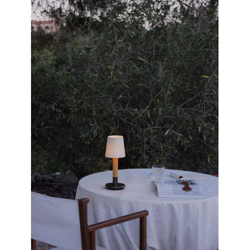 Básica Mínima Batería, Natural ribbon - Santa & Cole - Santa & Cole Team - Lampes de Table - Furniture by Designcollectors
