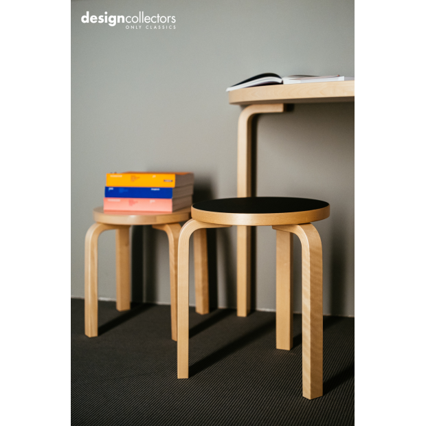 60 Stool 3 Legs Natural Black Linoleum - Artek - Alvar Aalto - Bancs et tabourets - Furniture by Designcollectors